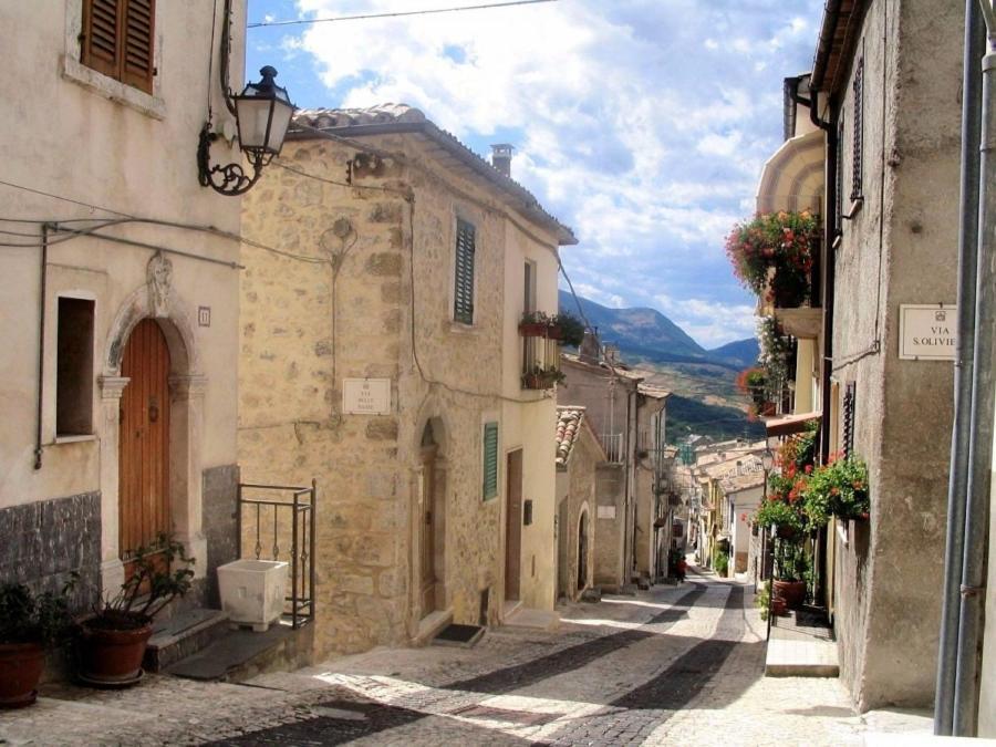 Amoroso'S House, Affittacamere Caramanico Terme Bagian luar foto