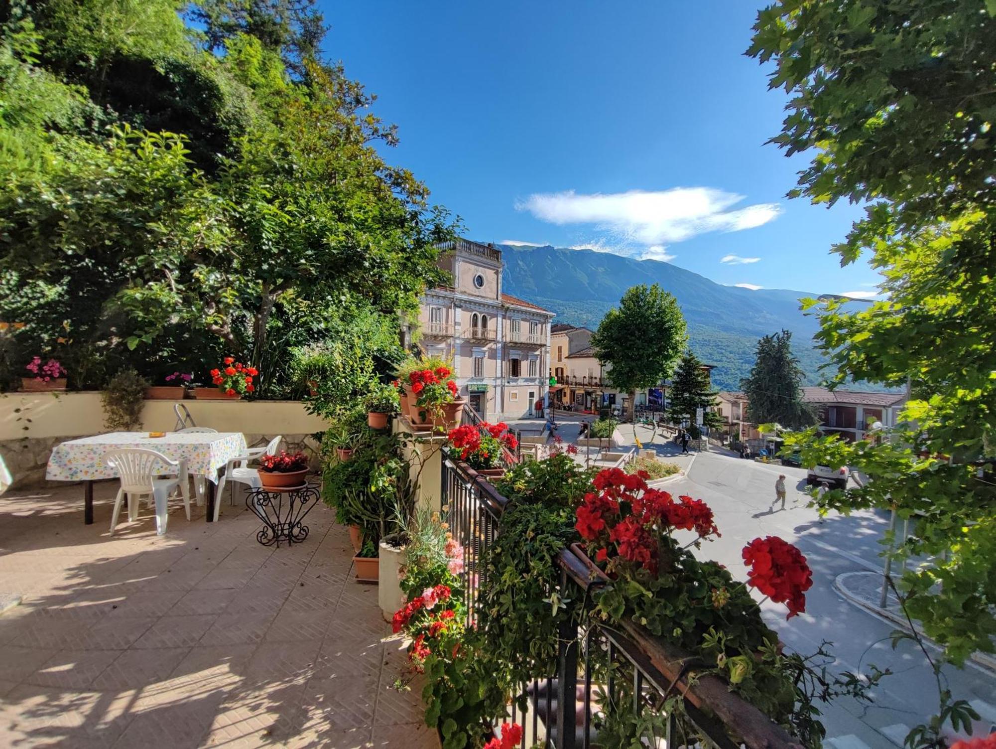 Amoroso'S House, Affittacamere Caramanico Terme Bagian luar foto